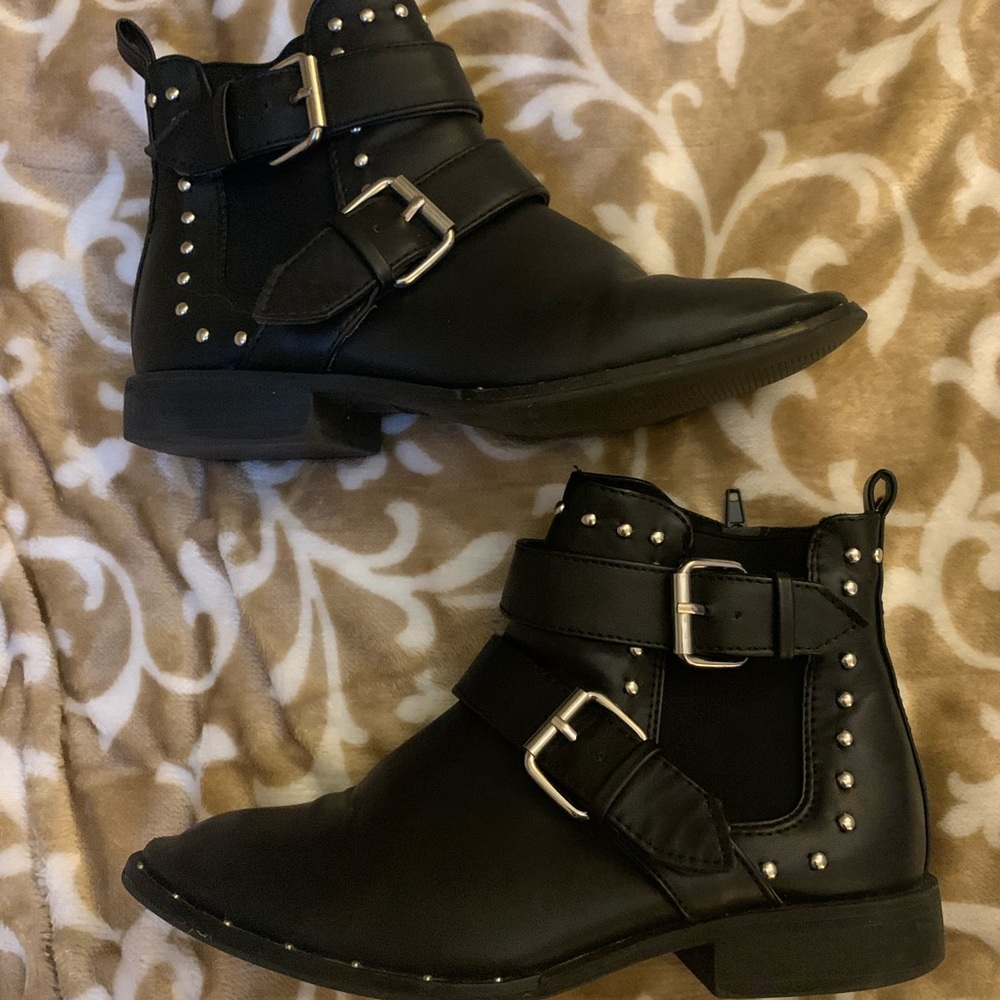 ZARA BOOTS SIZE 6
